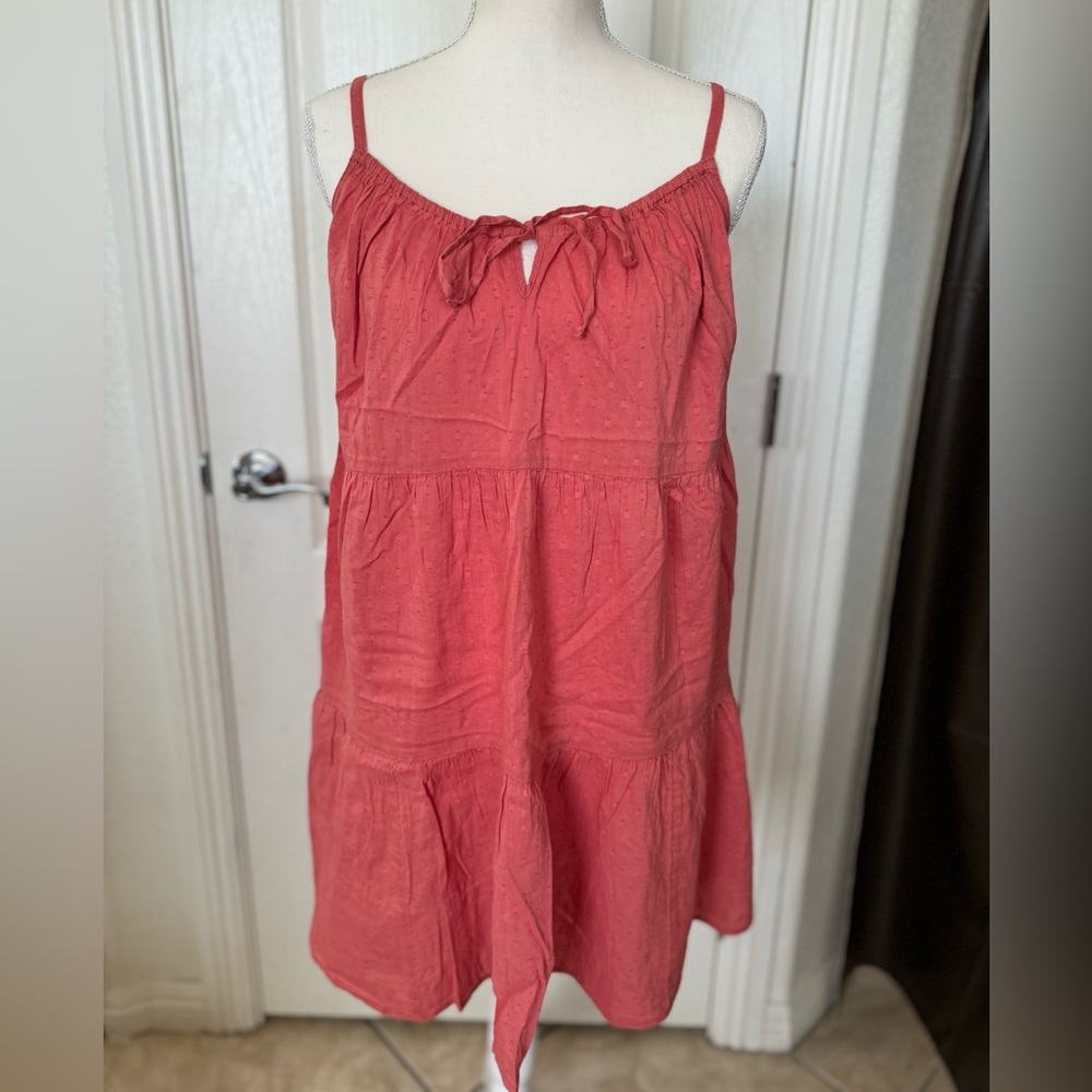 Size S coral colored spaghetti strap flowy dress